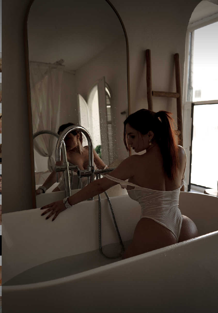 A playful frame from Miranda Faith nude — online in Yangon