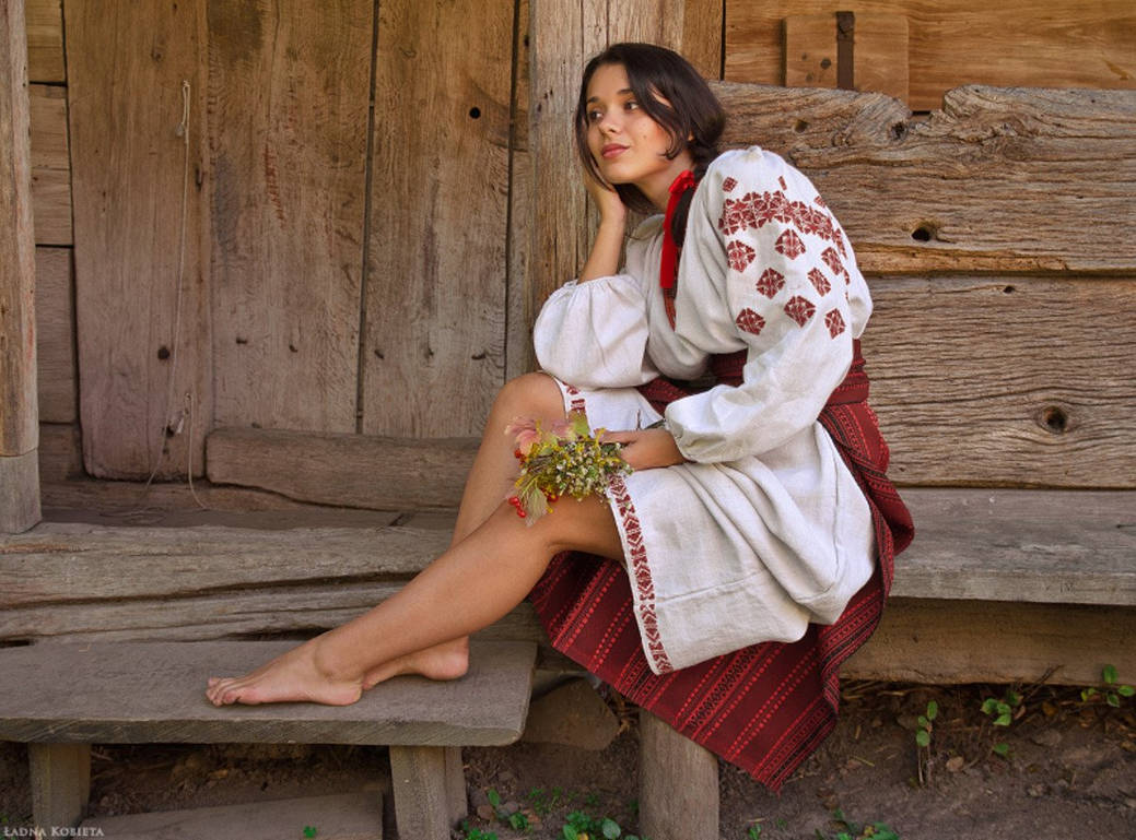 Fresh photos, fresh mood — Women in Slavic costumes online in Yangon